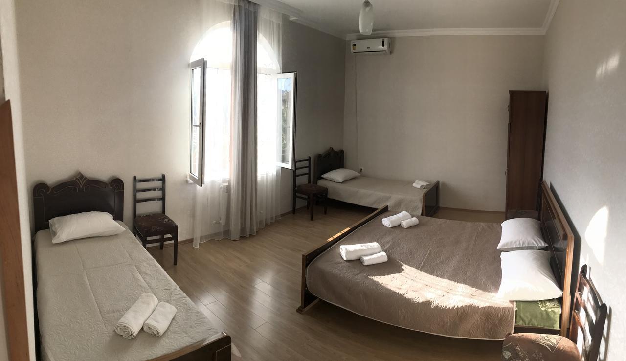 Bajo Guest House Kutaisi Eksteriør bilde