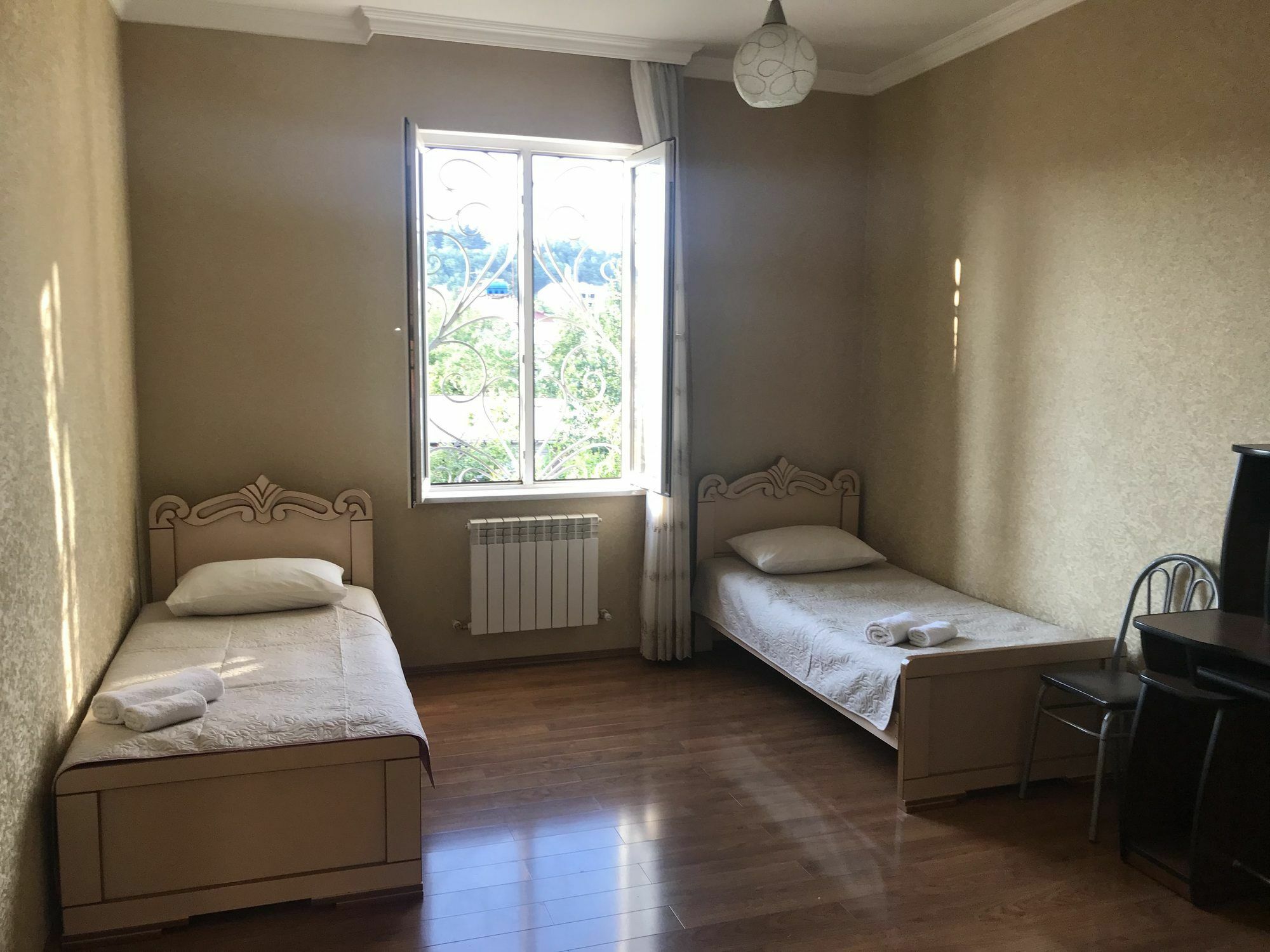 Bajo Guest House Kutaisi Eksteriør bilde